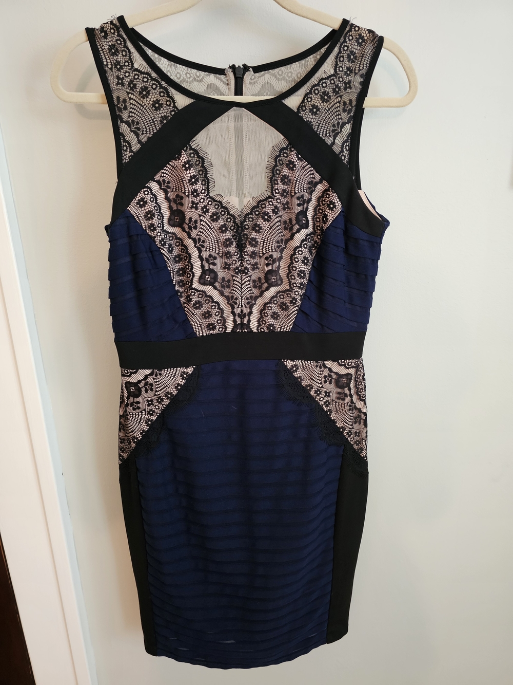 GUC Jax Black and Blue Lace Sheath Body Con Dress Size 6